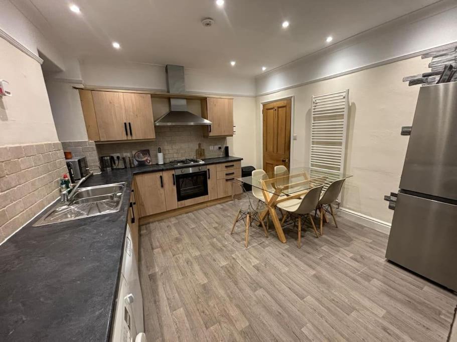 The Brooklyn Villa Kendal Bagian luar foto