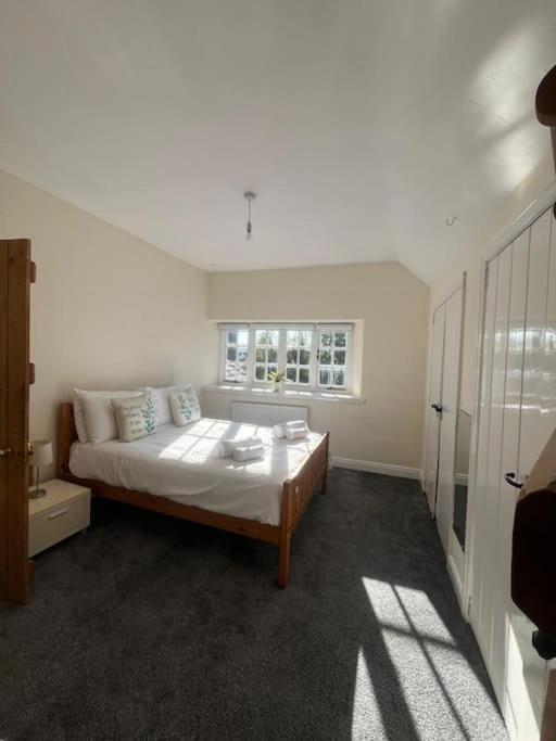 The Brooklyn Villa Kendal Bagian luar foto